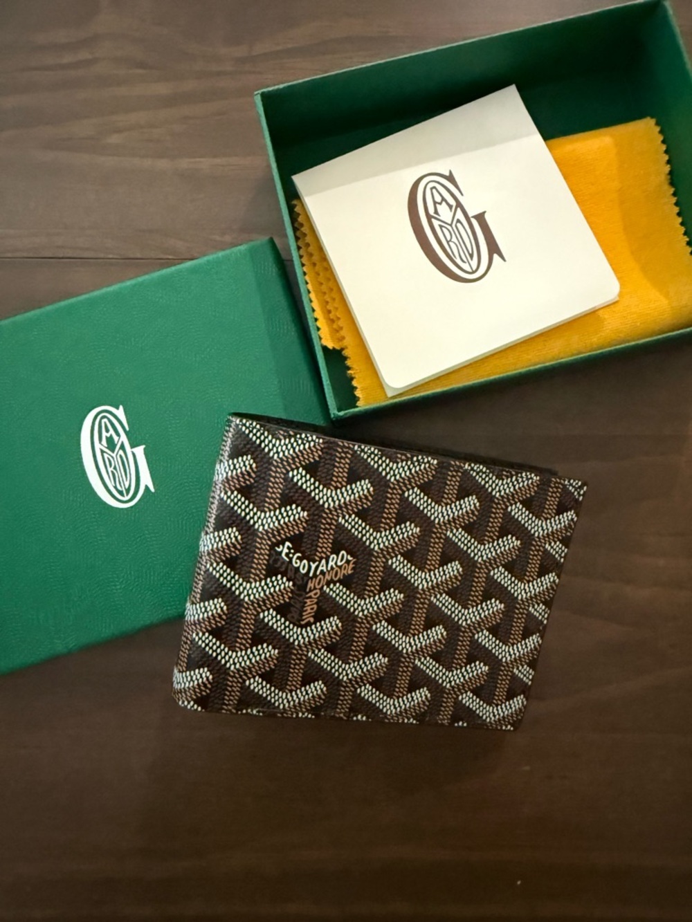 Goyard Men's Card Holder - Brown and Cream Chevron Goyardine